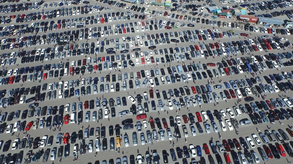 С начала года импорт легковушек в КР превысил 29 тысяч штук — больше всего привезли из Грузии, Кореи и России