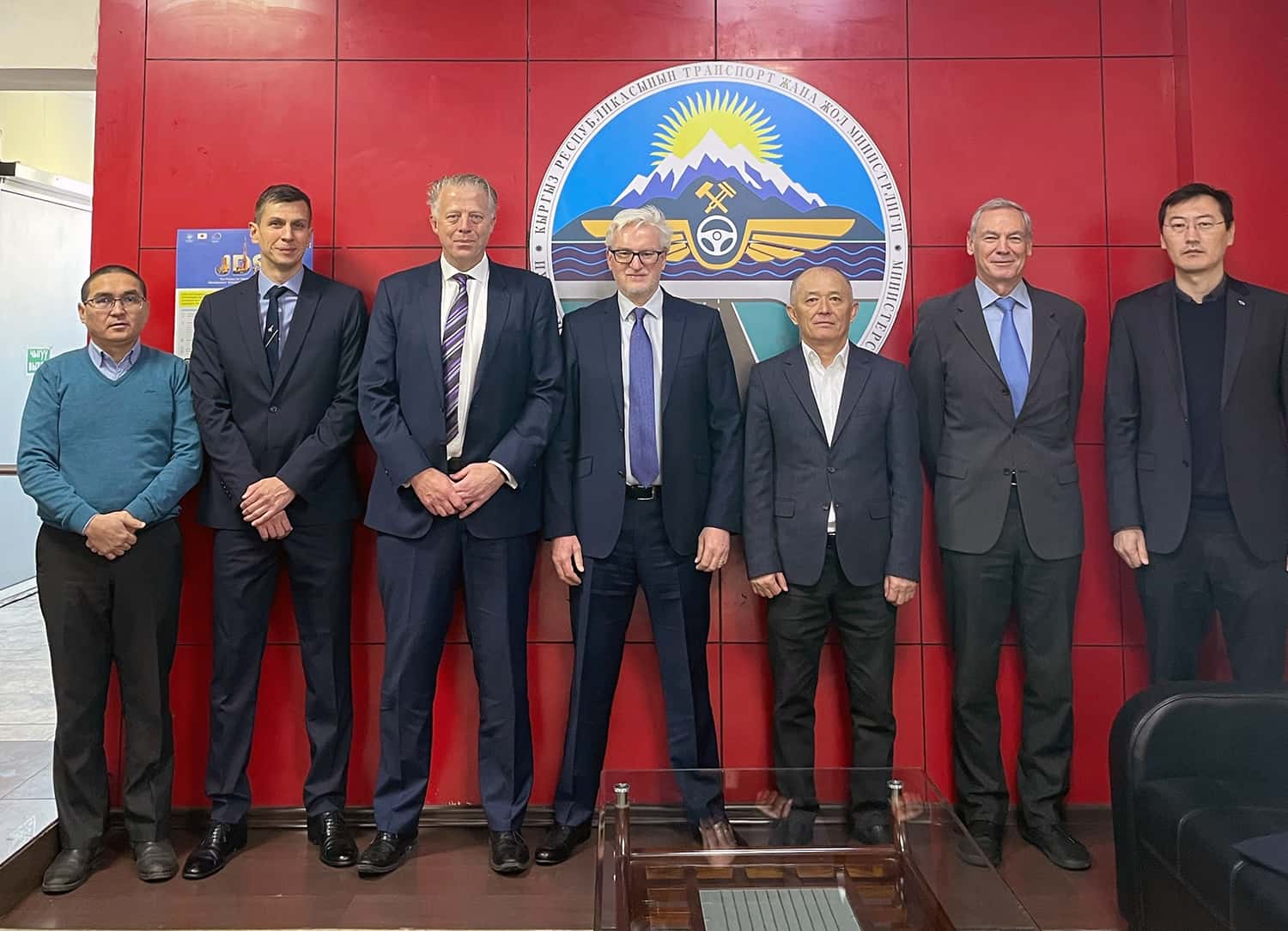 Британские эксперты помогут авиакомпаниям КР выйти из «черного списка» Евросоюза в 2023 году