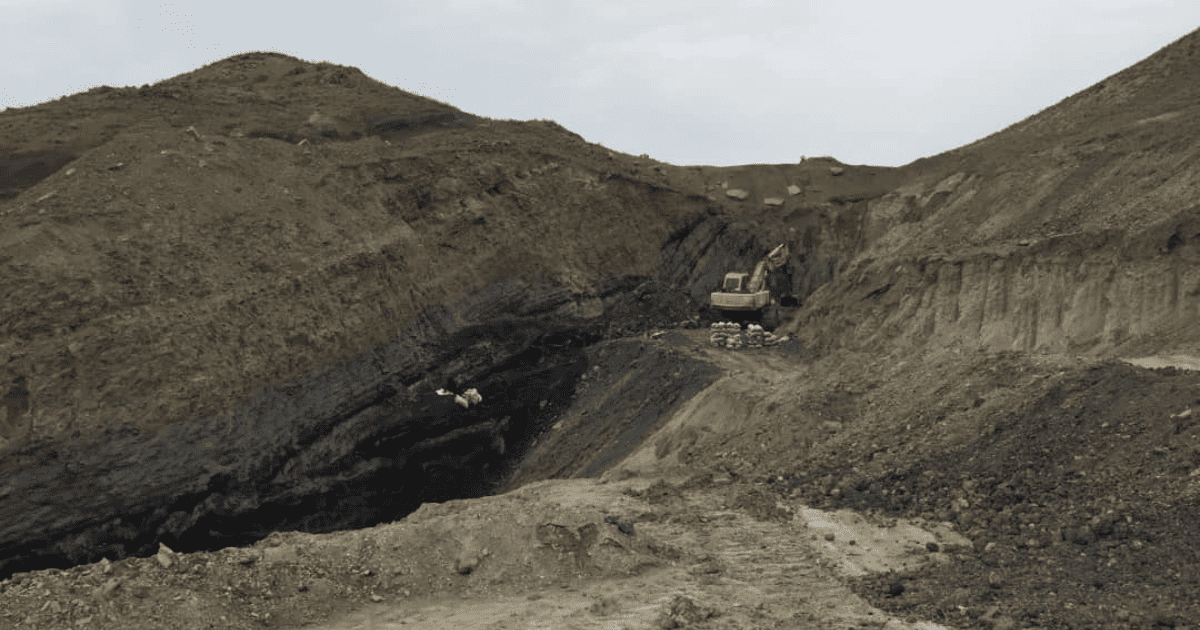 В Джалал-Абадской области велась незаконная добыча угля