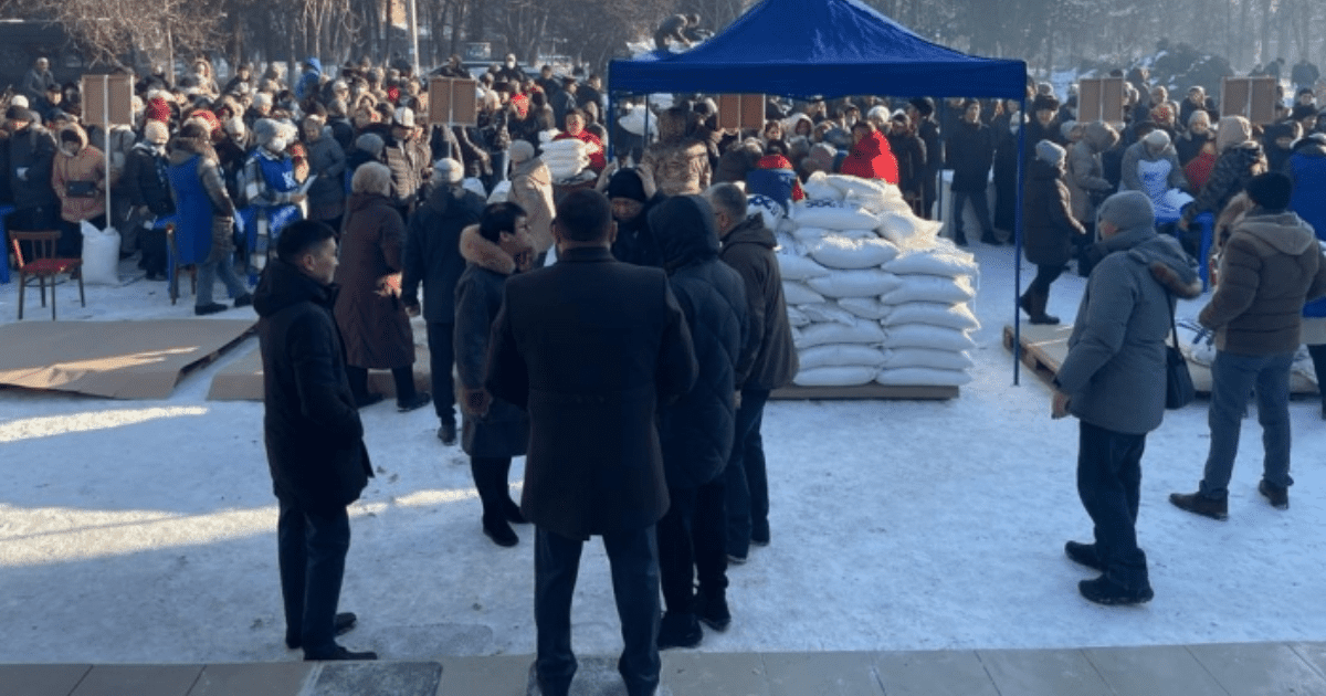 Сахарный монополист бесплатно раздал 9 тонн своей продукции малоимущим