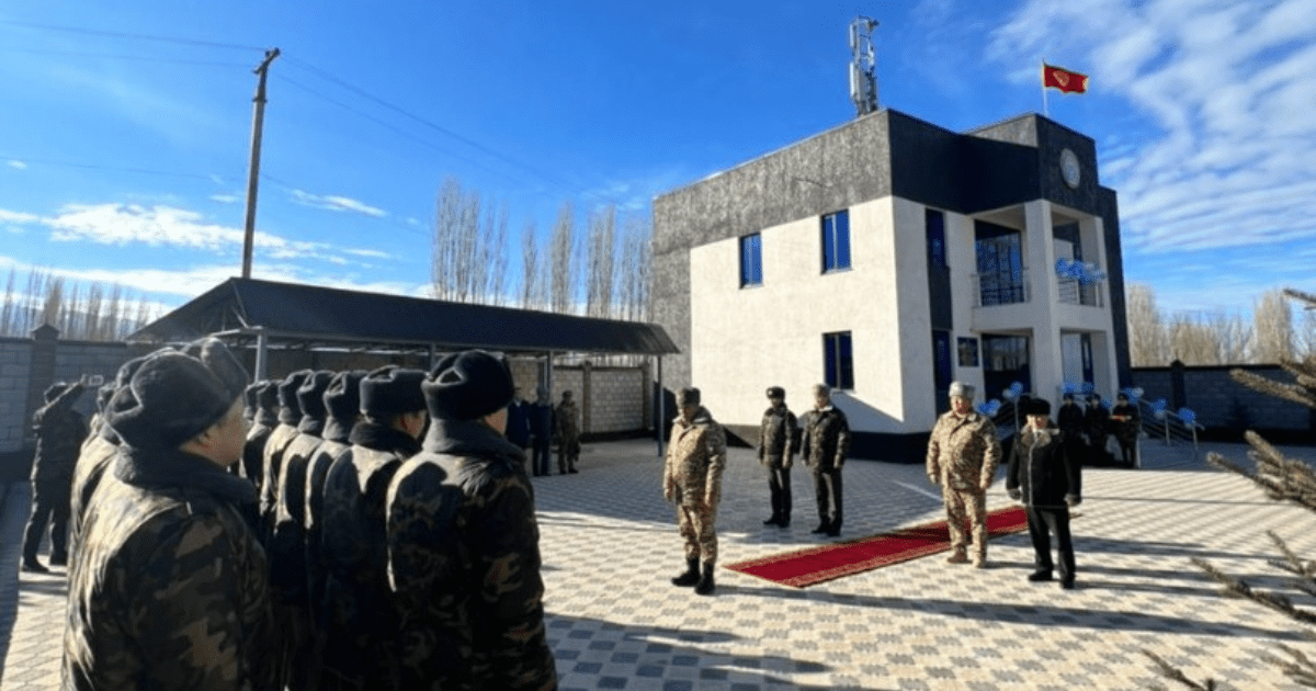 Камчыбек Ташиев открыл очередное новое здание Госкомитета Нацбезопасности — в Таласской области