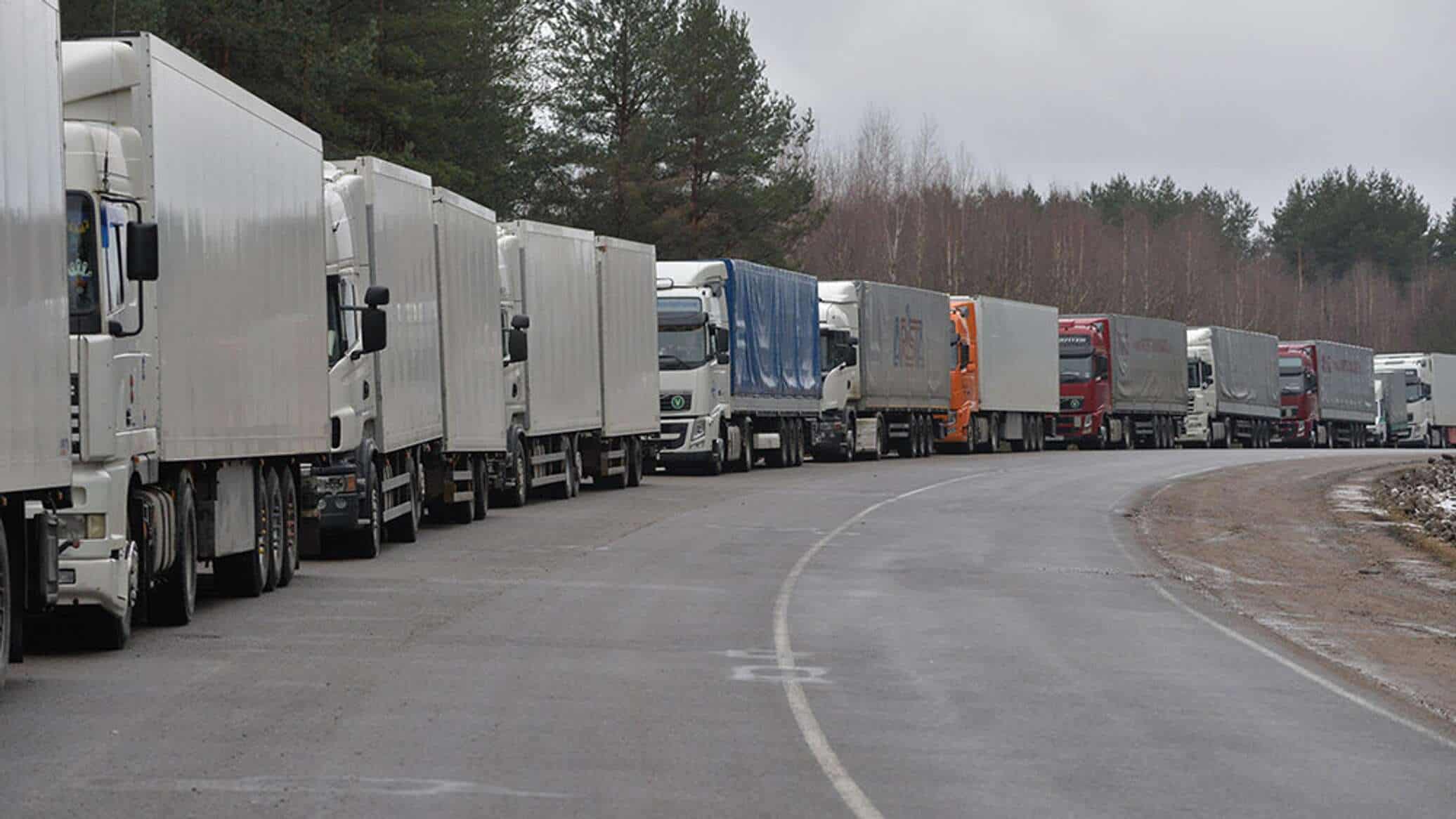 Грузоперевозчики из КР не могут въехать из Евросоюза в Беларусь – МИД выясняет причины