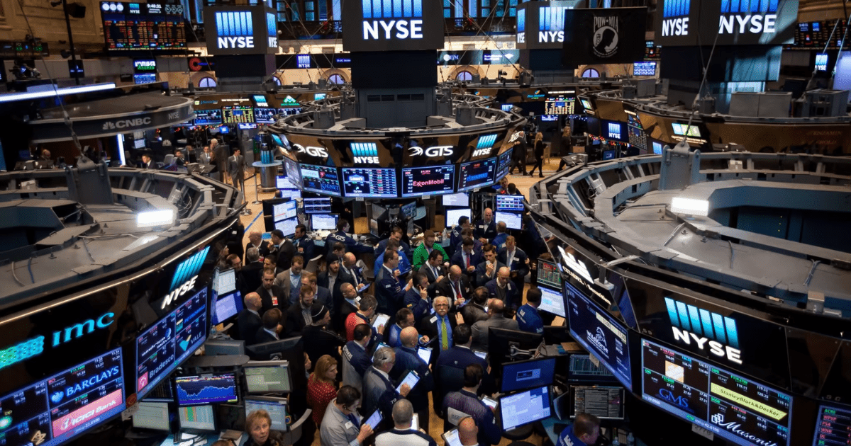 Кабмин хочет провести IPO компаний с госдолей и даже подготовил программу