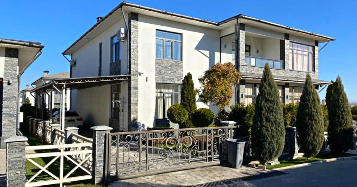 Госипотечная компания выставила на продажу особняк почти за $800 тысяч