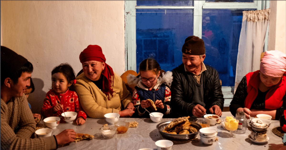 Как государство берет налоги с малоимущих и толкает их на отказ от социальных пособий