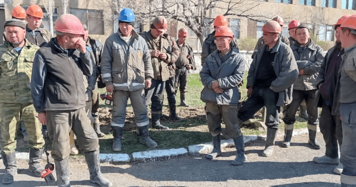 Сотрудники Хайдаркенского ртутного комбината объявили забастовку — требуют выплатить 12 млн сомов