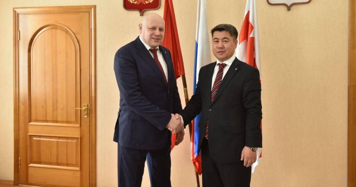 Обсуждается возможность запустить прямой авиарейс из Бишкека в Омск