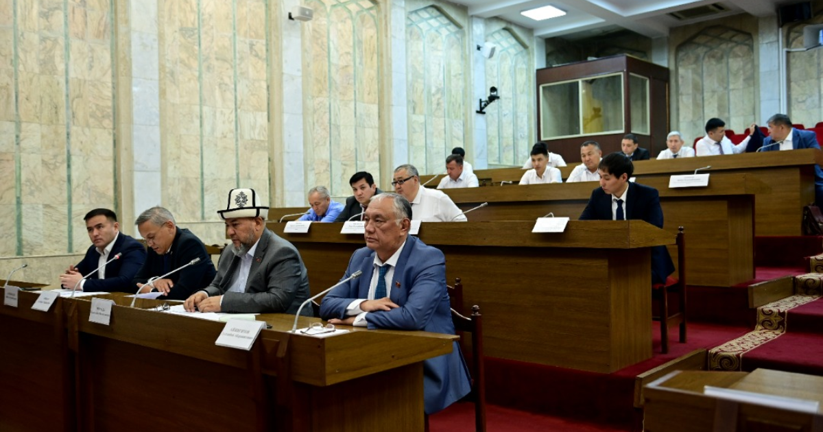 На сельхозземлях разрешат строить аэропорты и жилье — ЖК одобрил предложения в первом чтении