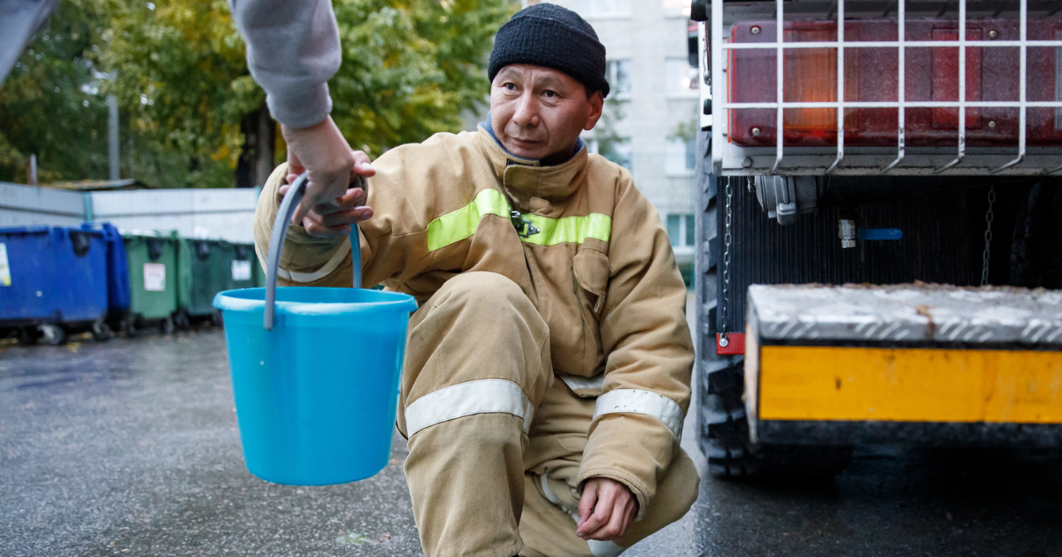 На юге Бишкека жилые дома оставят по ночам без воды — а госрезиденцию не оставят