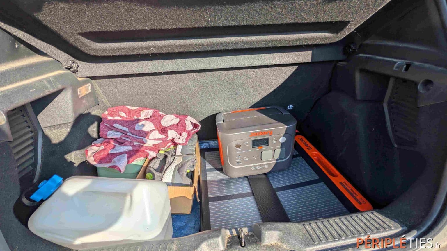 In the boot of our ë-C3, between the cool box and our gear