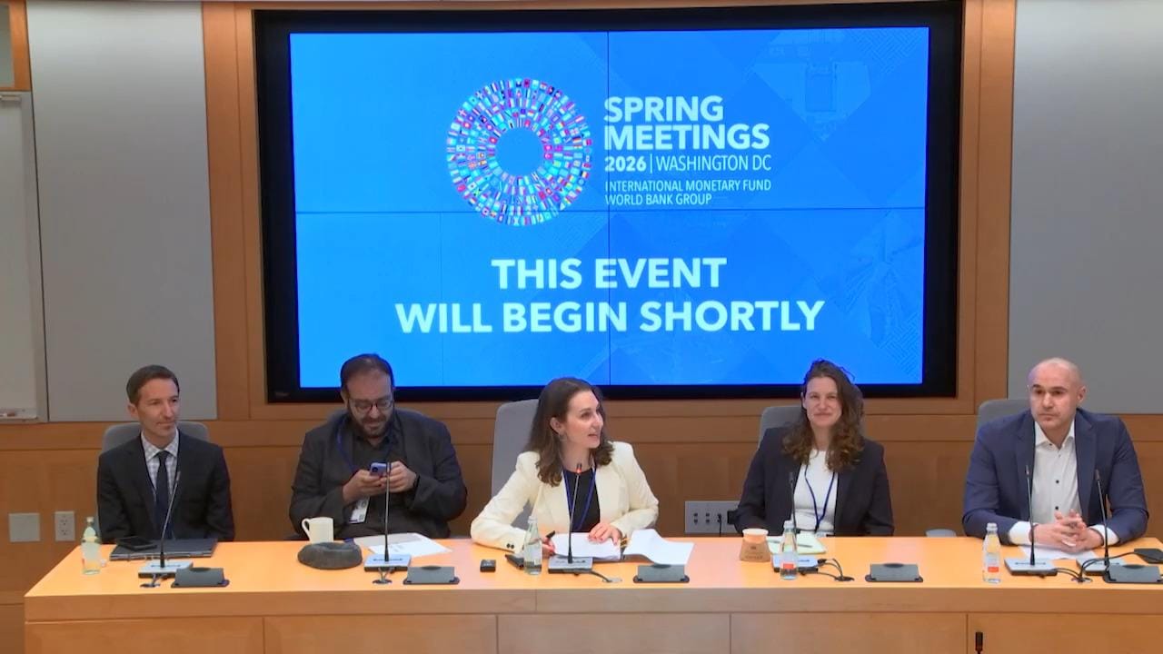 Evelyn Astor, directrice des politiques économiques et sociales à la CSI, a animé une table ronde d'experts de Human Rights Watch, d'Oxfam et du FMI sur les moyens de rendre la politique fiscale plus efficace pour les populations. Les discussions ont porté sur l'utilisation de la fiscalité progressive et des réformes fiscales internationales, telles que la convention fiscale des Nations Unies et l'impôt sur la fortune, pour financer les services essentiels et protéger les droits humains. Photo&nbsp;: FMI.