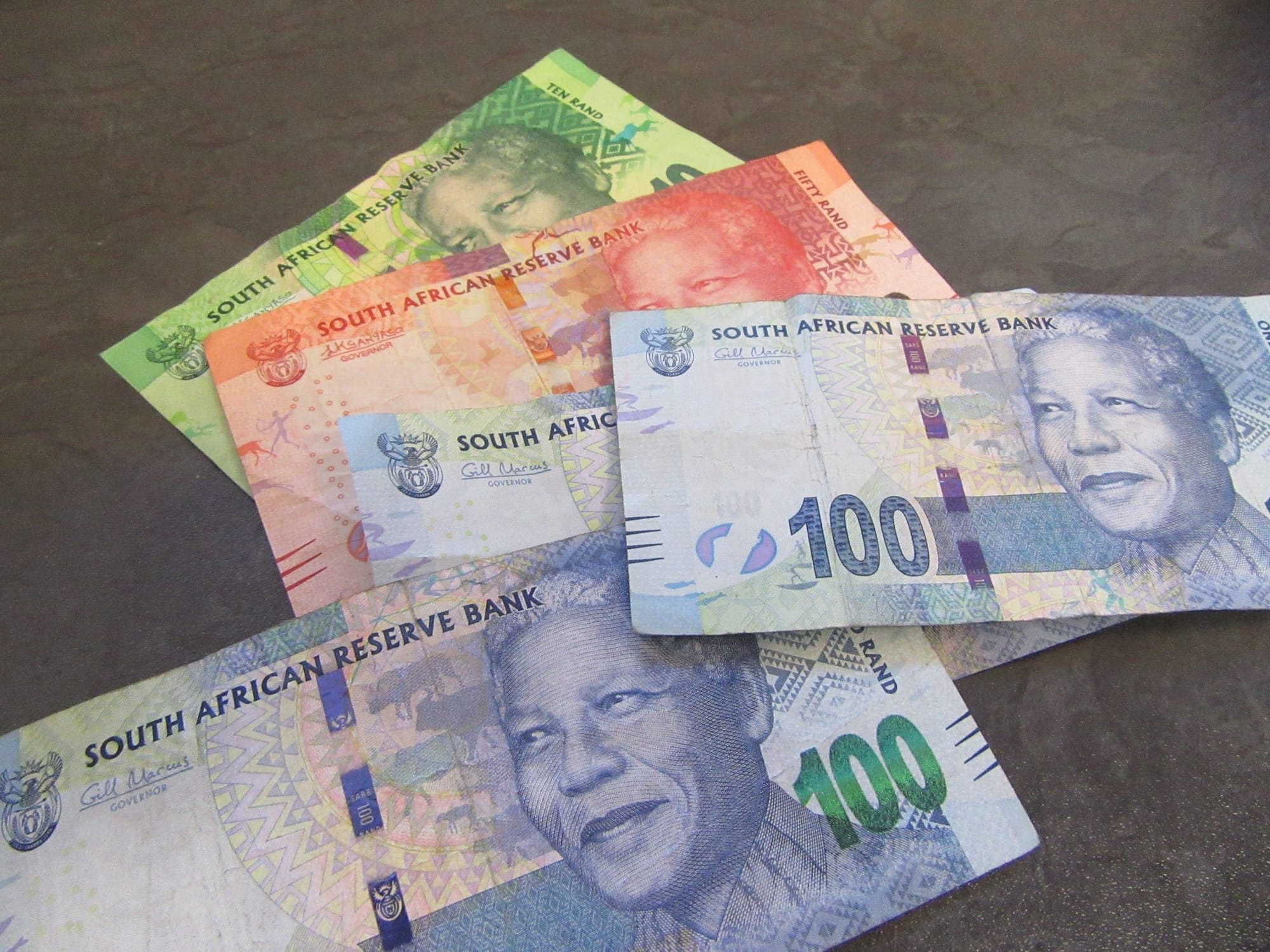 Dépendance au cash en Afrique : Un frein au développement économique