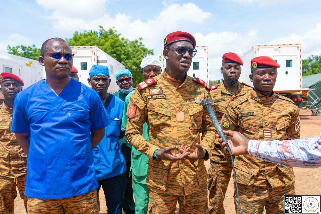 L'Armée du Burkina Faso déploie un hôpital mobile pour les plus vulnérables à Fada N’Gourma