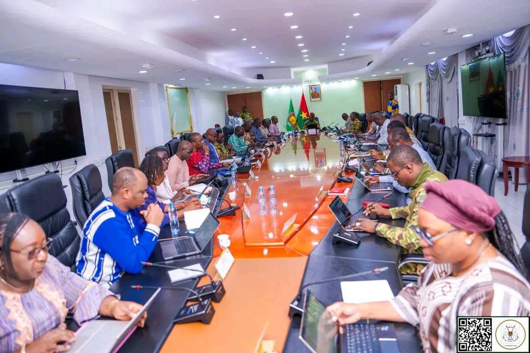 Burkina Faso : adoption de huit décrets stratégiques par le Conseil des ministres