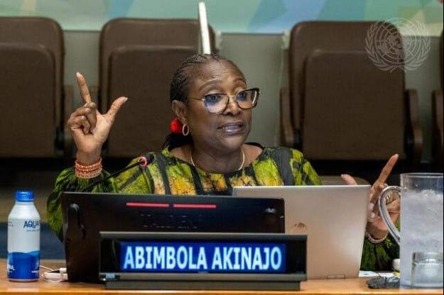 Abimbola Akinajo, Directrice générale de l’Autorité des transports de la zone métropolitaine de Lagos et Présidente de l’UITP Afrique, s’exprime lors du Forum politique de haut niveau pour le développement durable de 2026. Photo : ONU/Eskinder Debebe