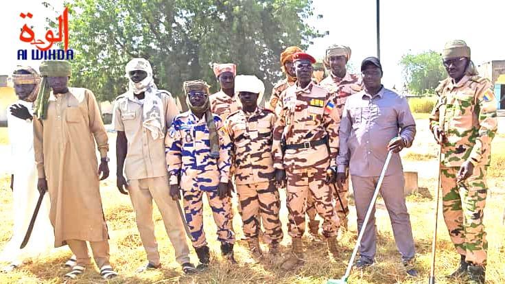 Tchad : au Salamat, le sous-préfet d’Ardo mène une opération de salubrité dans une école