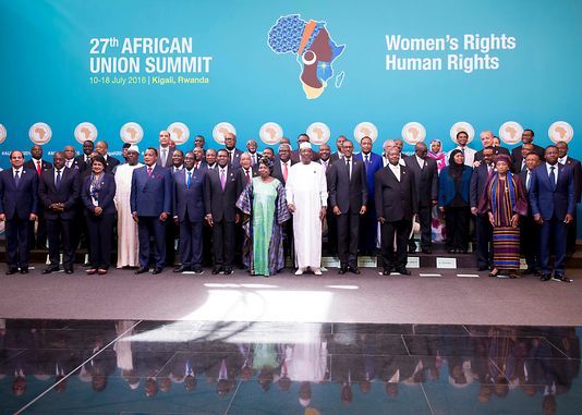 La traditionnelle photo de famille avant l’ouverture du sommet de l’Union africaine à Kigali (Rwanda), le 17 juillet 2016. CY