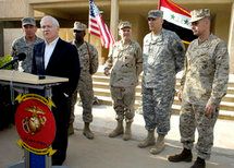 Obama maintient Robert Gates au Pentagone