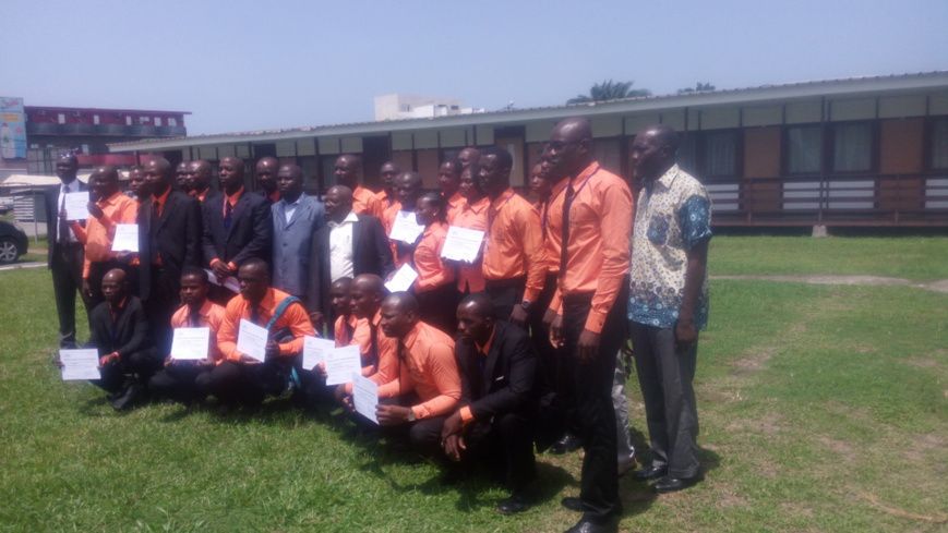 Sécurité routière en Côte d'Ivoire : 38 chauffeurs professionnels reçoivent leurs diplômes de formation