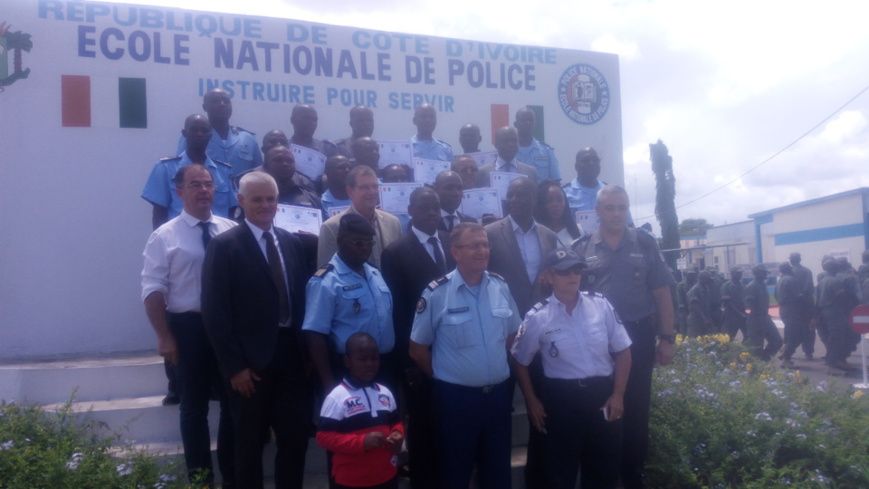 Côte d'Ivoire / Renforcement des capacités en police technique et scientifique : 15 formateurs-stagiaires reçoivent leurs par