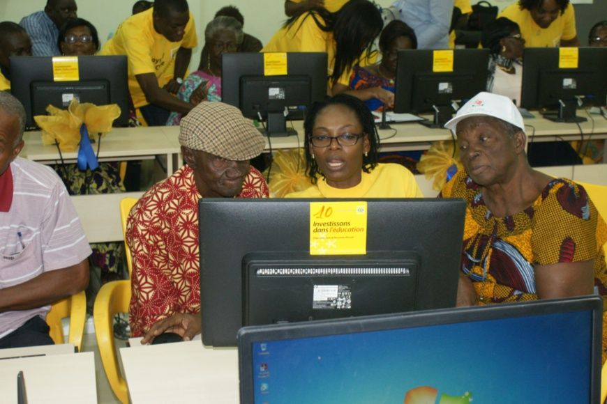 Fracture numérique entre générations en Côte d'Ivoire : Une trentaine de retraités formée à l’outil informatique et l’Interne