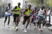Le marathon de Paris (France) en 2007.