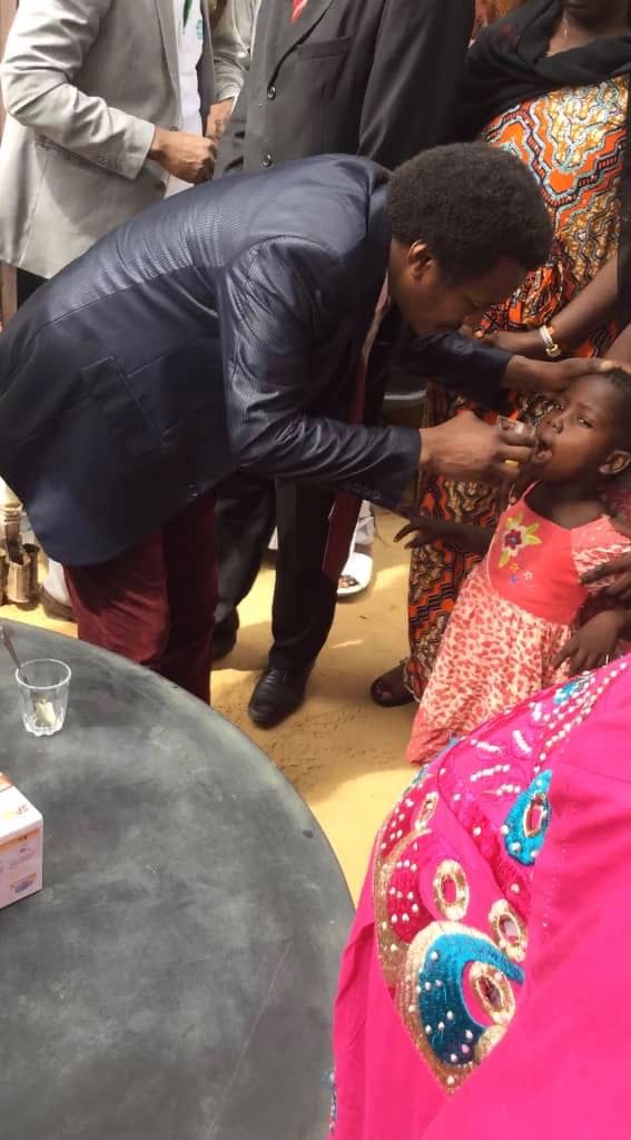 Un enfant reçoit des soins de santé à N'Djamena. Alwihda Info