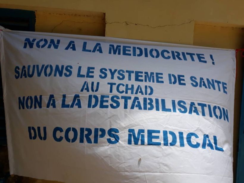 Une banderole du syndicat des médecins du Tchad. Alwihda Info