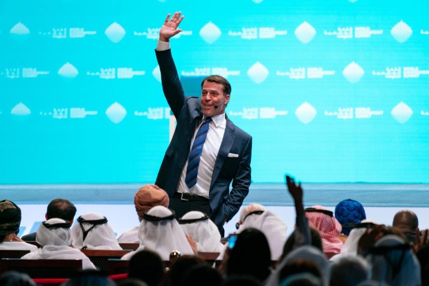 Entrepreneur, life coach and philanthropist Tony Robbins announces humanitarian project with UAE leadership to feed 1 billion