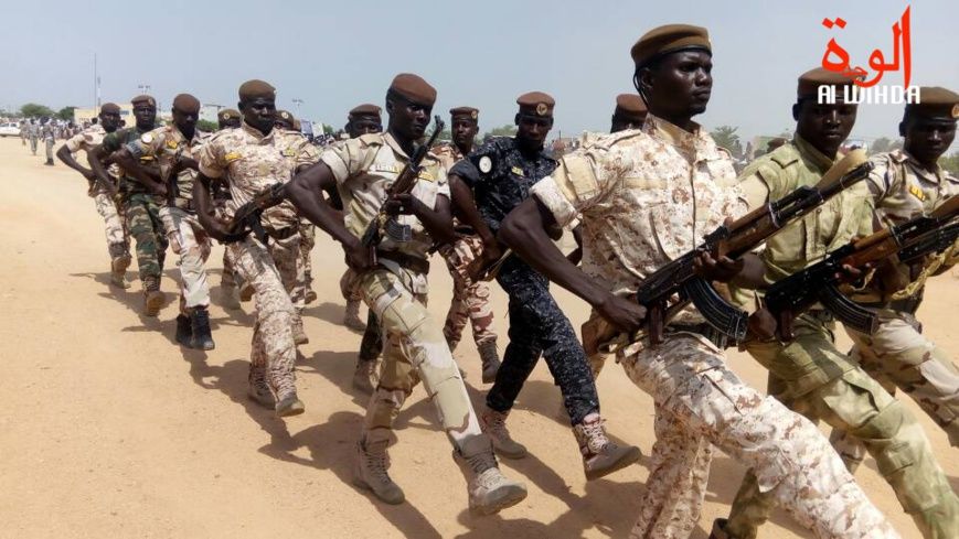 Des militaires tchadiens lors d'un défilé. © Alwihda Info