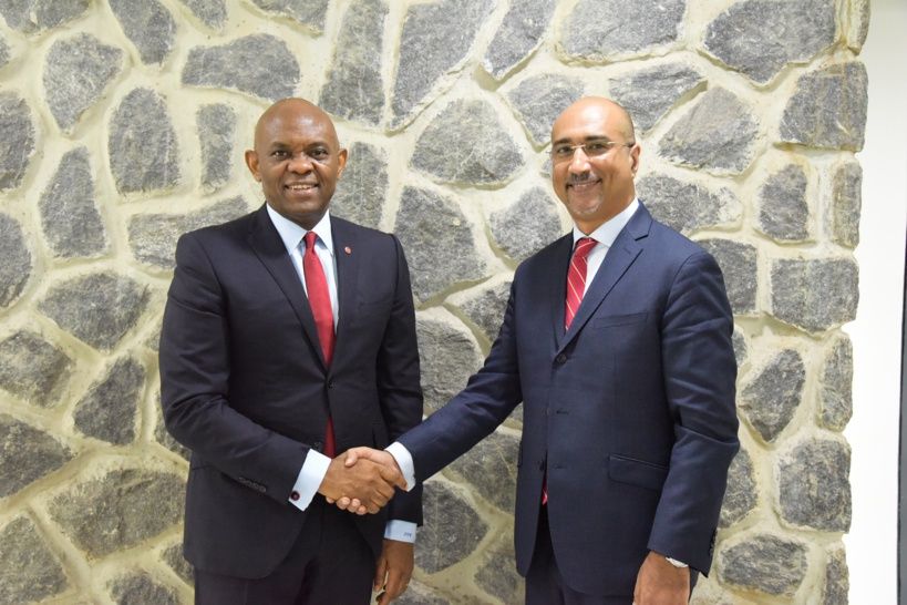 Le Président du Groupe United Bank for Africa(UBA), M. Tony O. Elumelu(CON), et le nouvel Administrateur Non Exécutif du Grou