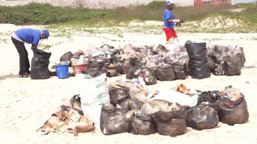 Opération ramassage et tri des ordures.