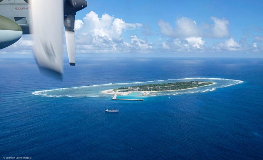 Vue aérienne, en 2016, de l’île Itu Aba dans l’archipel des îles Spratly en mer de Chine méridionale, une zone contestée. (© 