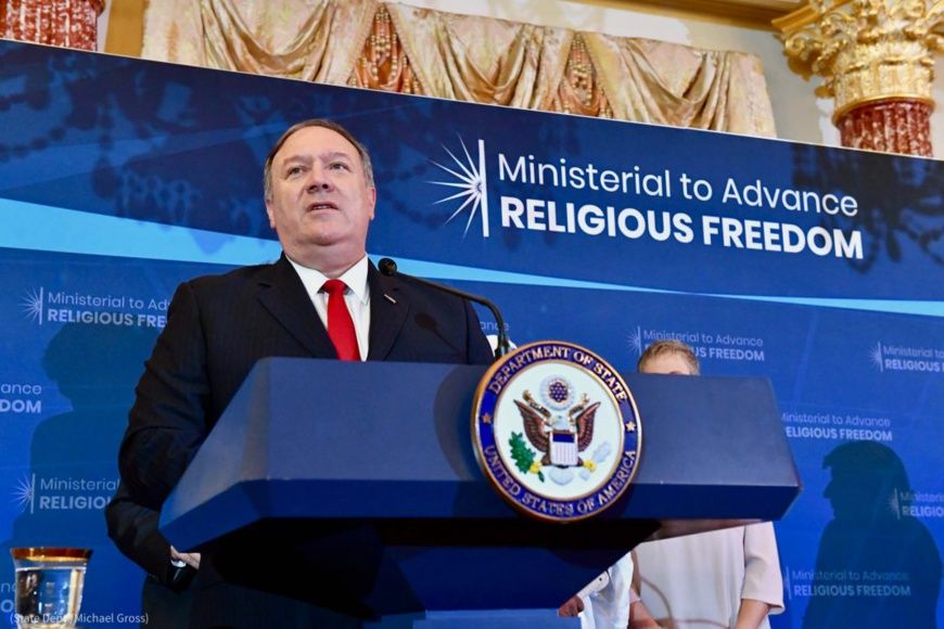 Le secrétaire d’État, Mike Pompeo, rend hommage aux lauréats de la première édition de remise des prix de la liberté religieu