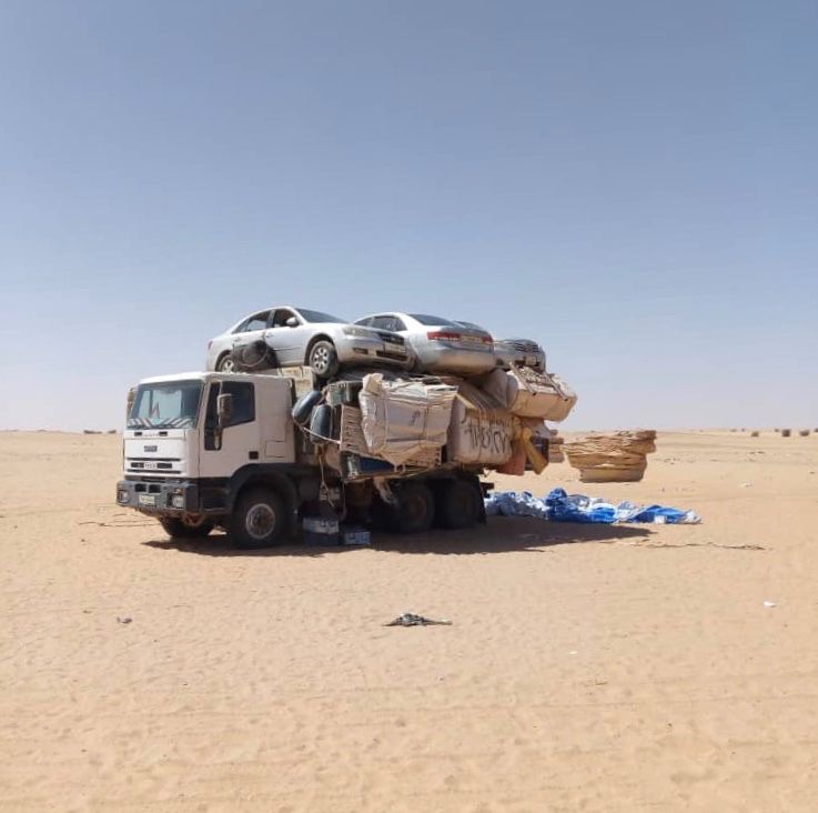 Un camion dans le désert de l'Ennedi au Tchad. © DR/AI
