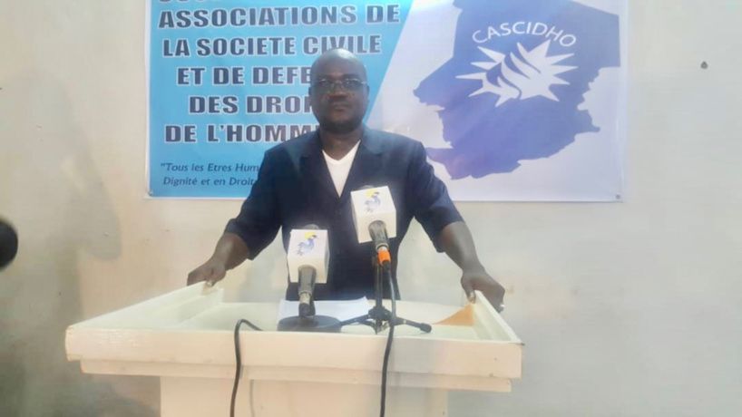 Le coordonateur des associations de la société civile et de défense des droits de l'Homme (CASCIDHO), Mahamat Digadimbaye. © 