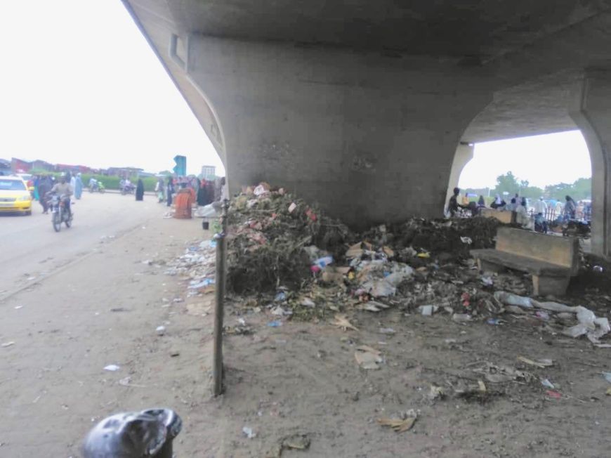 Tchad : sous les viaducs de N'Djamena, l'incivisme et l'insécurité. © Alwihda Info
