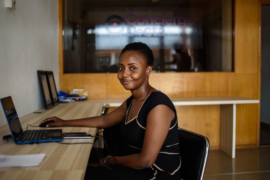 Analyste commercial pour Docta Ghana, une application développée par un groupe de jeunes gens en 2015. L'application met les 