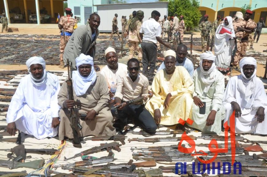 Tchad : présentation de milliers d'armes saisies à l'Est dont 25 lance-roquettes. © Alwihda Info