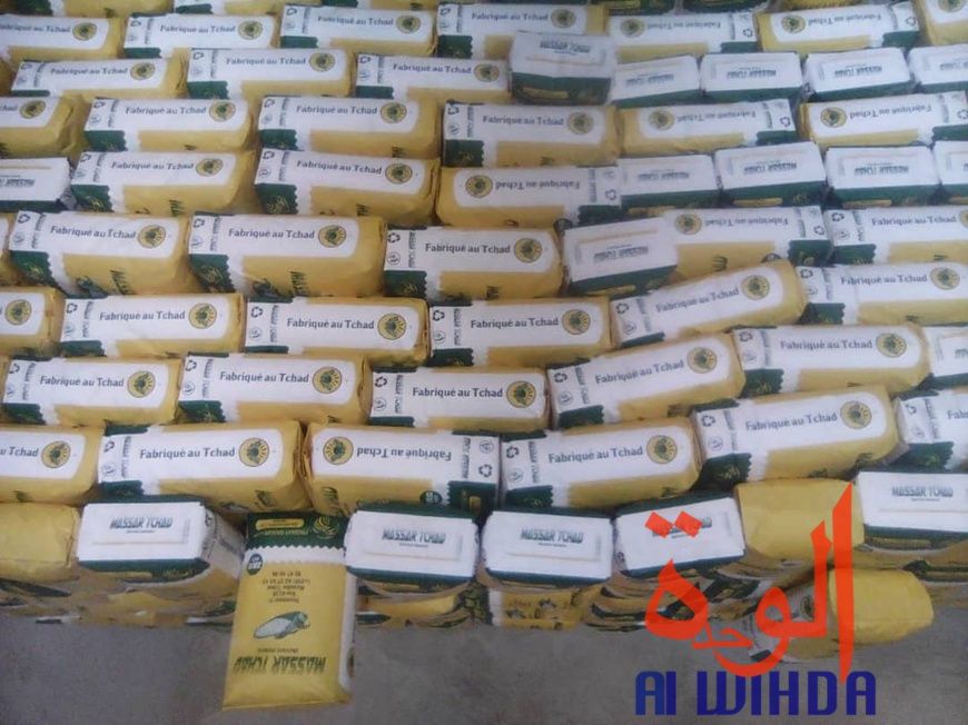 Des sacs de farine produits à Moundou dans une usine de transformation créée par des entrepreneurs privés. Tchad. © Alwihda I