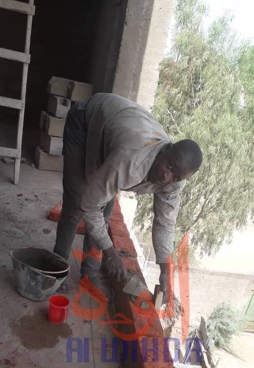Tchad : les jeunes diplômés affrontent le chômage avec des petits emplois. © Alwihda Info