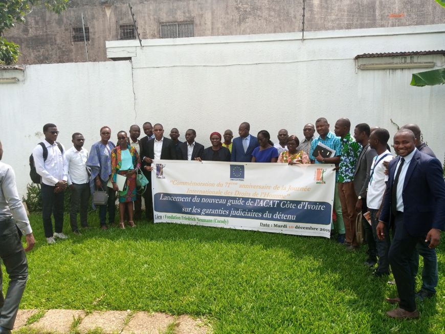 Côte d’Ivoire/Commémoration de la 71e Journée internationale des droits de l’homme : L’Acat-CI présente son nouveau guide sur les garanties judicaires du détenu