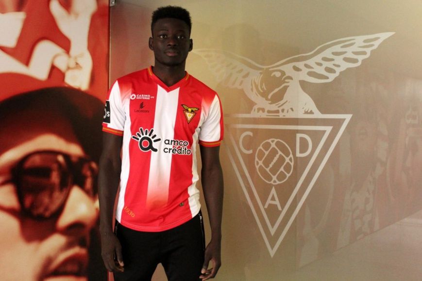Football : l'international tchadien Marius Mouandilmadji en renfort du Desportivo das Aves. © DR