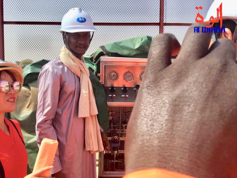 Le directeur sortant de la SHT, Seid Idriss Déby, Lors d'une visite des installations de la raffinerie de Rig-Rig, au Tchad, 