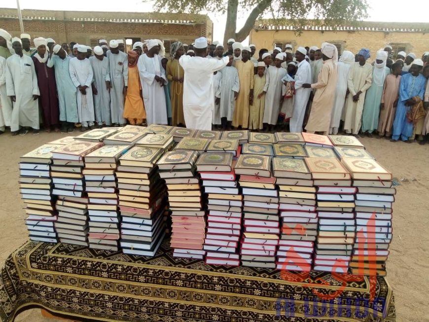 Tchad : des milliers de livres du Coran offerts à l'Est