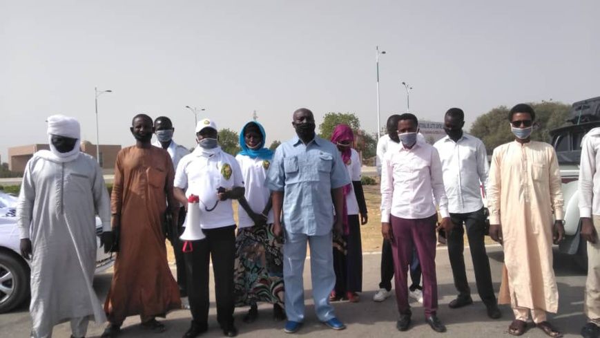 Tchad – Covid-19 : à N’Djamena, des jeunes décident de faire du porte-à-porte. © Malick Mahamat/Alwihda Info