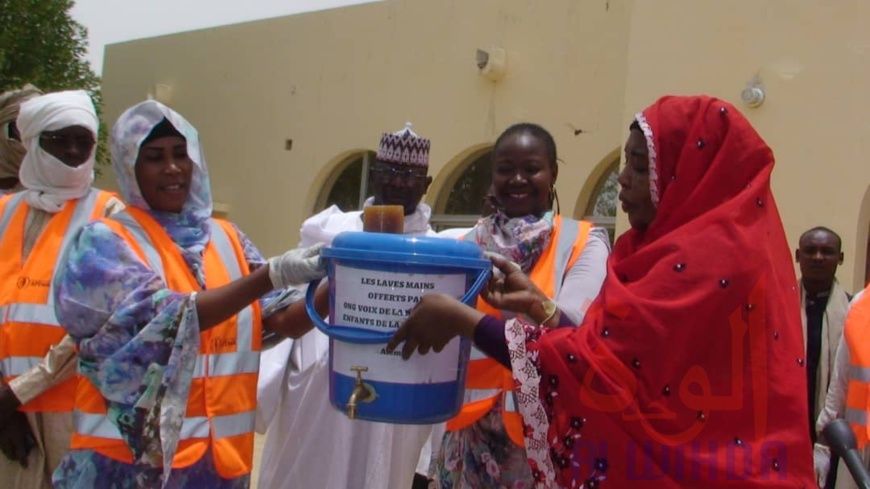 Tchad Covid-19 : le milieu associatif vient en aide à la population. © Mbainaissem Gédéon Mbeibadoum/Alwihda Info