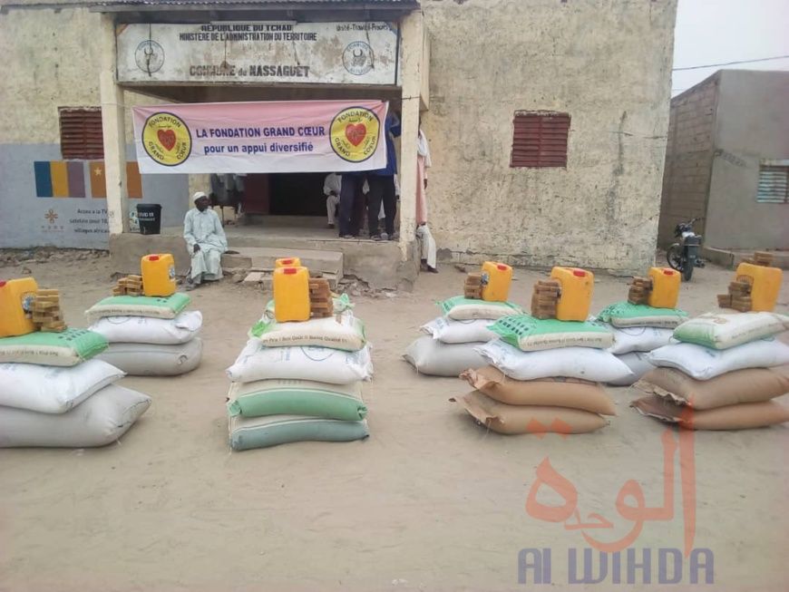 Tchad : à Massaguet, un lot de vivres remis à la population de Haraze Al Biar. © Mbainaissem Gédéon Mbeïbadoum/Alwihda Info