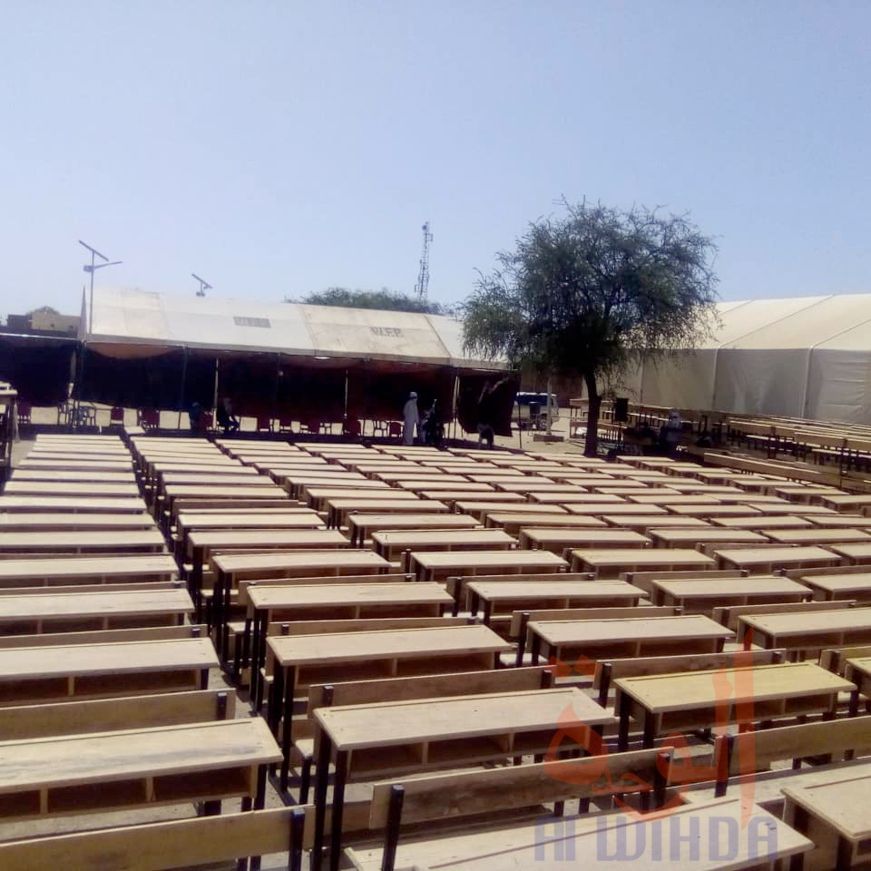 Tchad : 1000 table-blancs offerts à la province du Ouaddaï. © Abba Issa/Alwihda Info