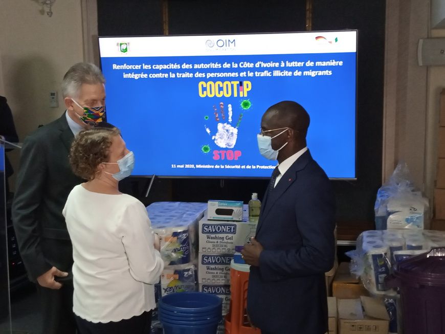 Côte d’Ivoire/Gestion du Covid-19 aux points d'entrée : L’OIM fait don d’équipements sanitaires aux agents des postes frontaliers terrestres